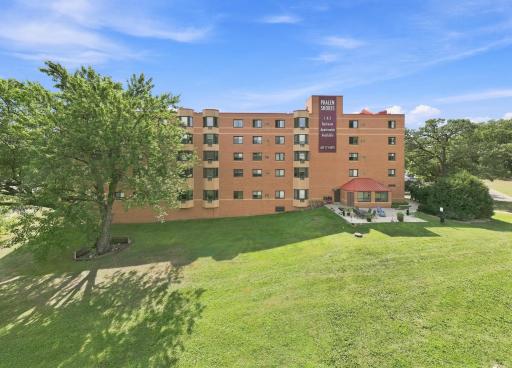 985 Ivy Avenue E, Saint Paul, MN 55106