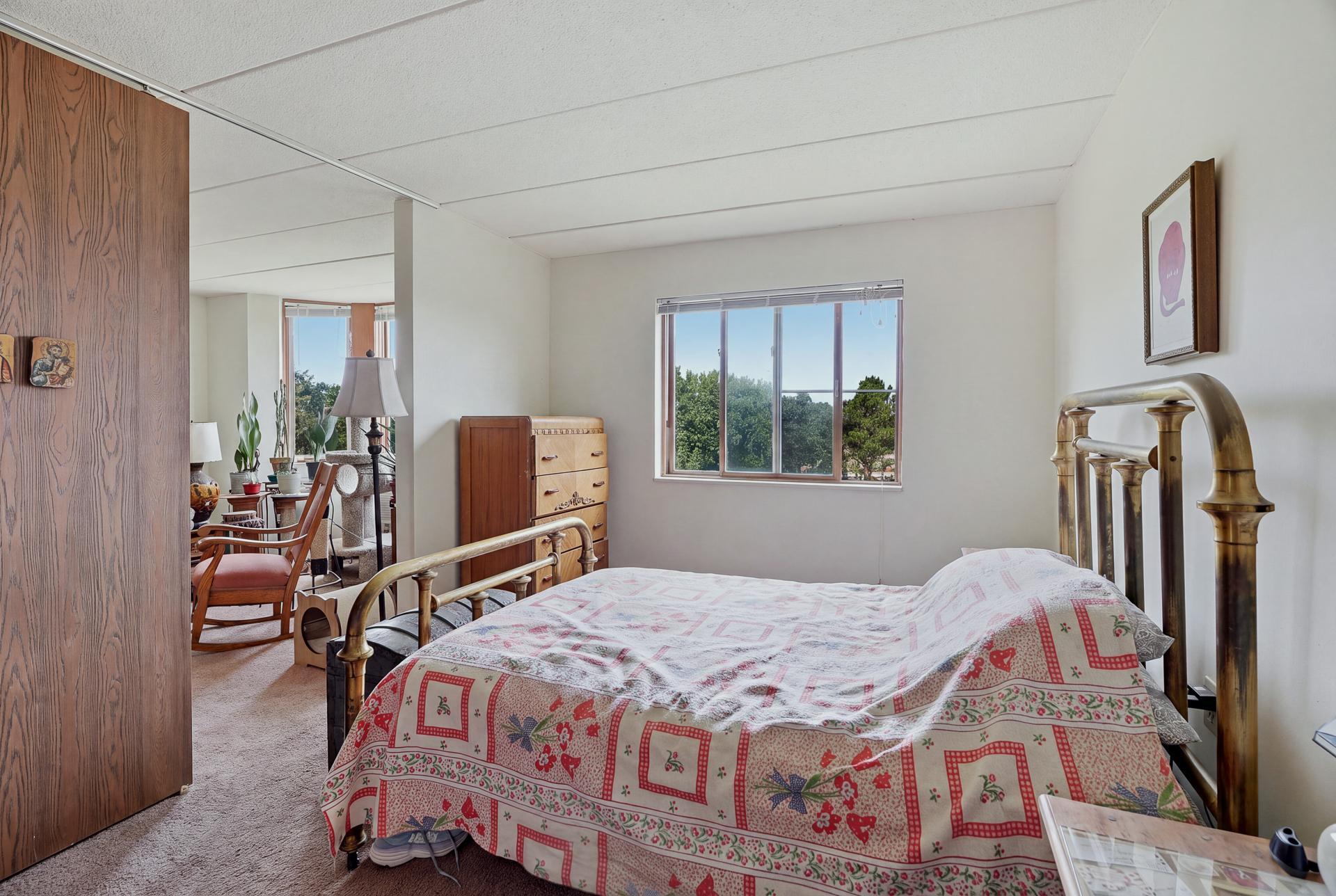 501 - 985 Ivy Ave E MLS-103.jpg