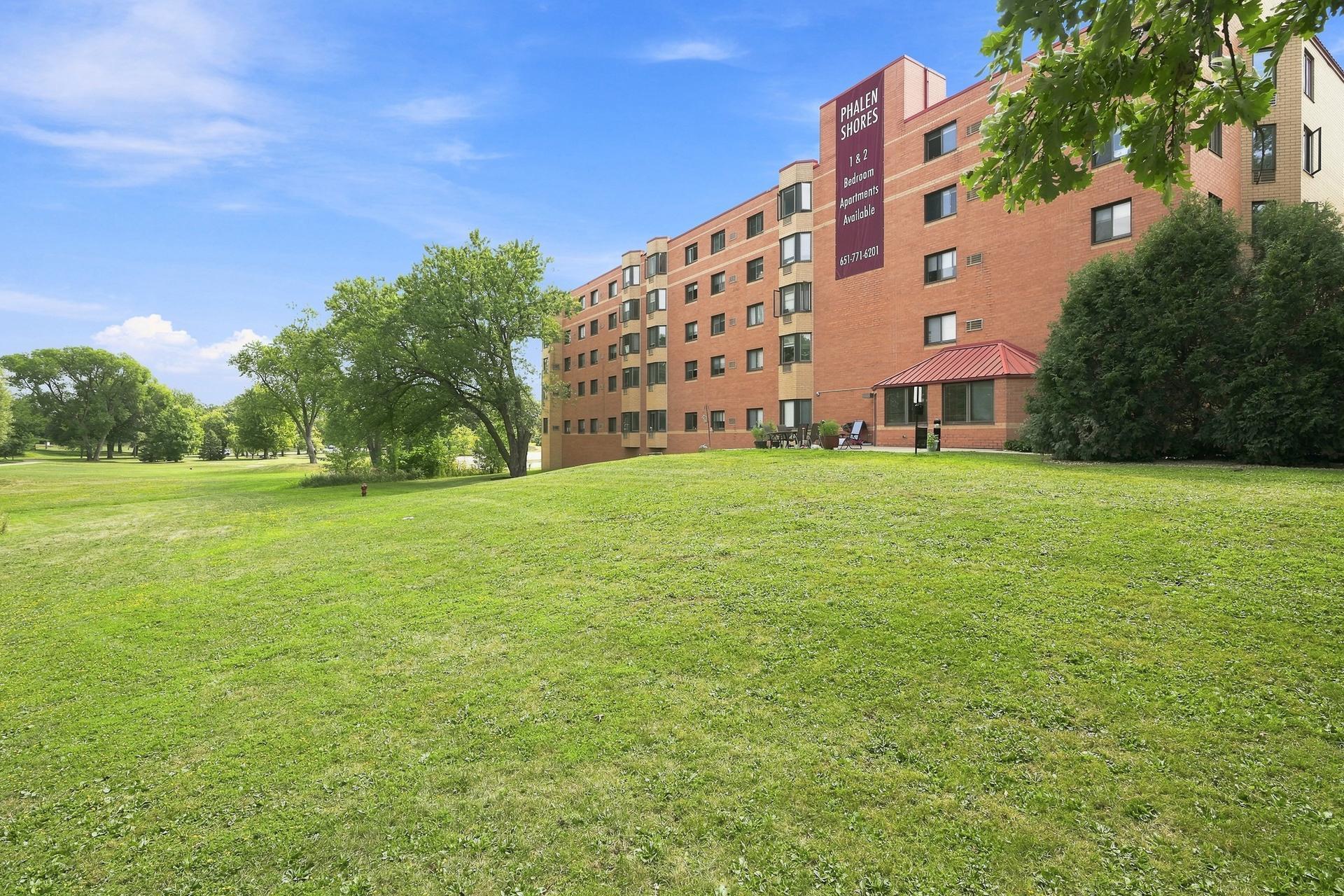 6 985 Ivy Ave E MLS-25.jpg