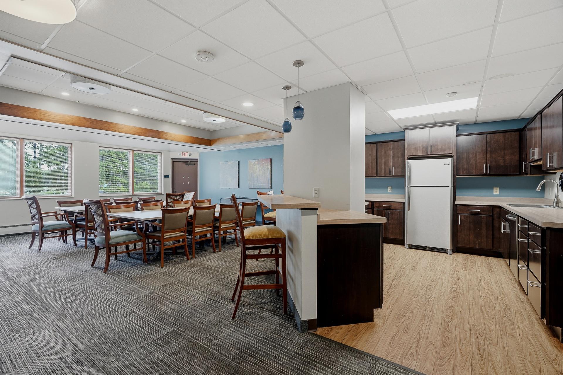 Community Room - 985 Ivy Ave E MLS-87.jpg
