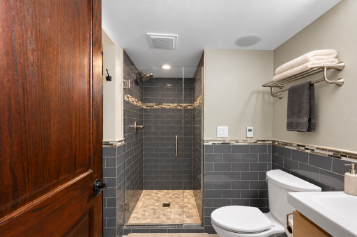 908 Kaymar Lane, Burnsville, MN 55306
