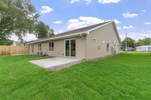 6-web-or-mls-2339 17th Ave E-6.jpg