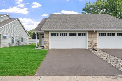 3-web-or-mls-2339 17th Ave E-3.jpg