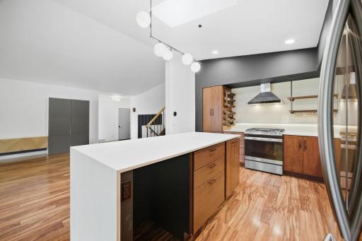 10280 Amsden Way, Eden Prairie, MN 55347