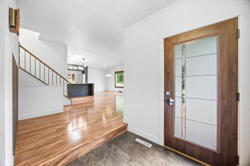 10280 Amsden Way, Eden Prairie, MN 55347