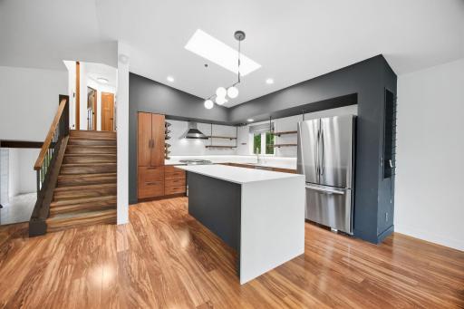 10280 Amsden Way, Eden Prairie, MN 55347