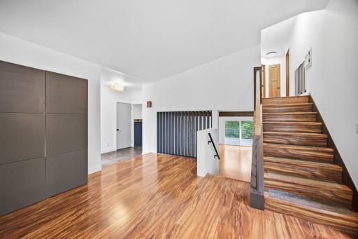 10280 Amsden Way, Eden Prairie, MN 55347