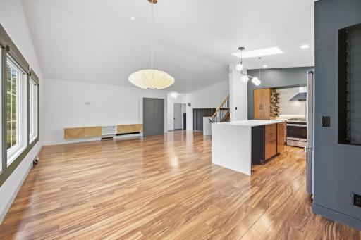 10280 Amsden Way, Eden Prairie, MN 55347