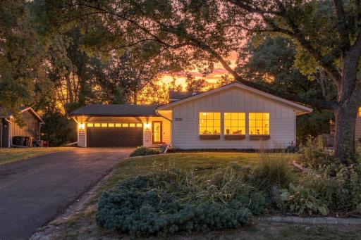 10280 Amsden Way, Eden Prairie, MN 55347