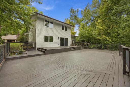 10280 Amsden Way, Eden Prairie, MN 55347