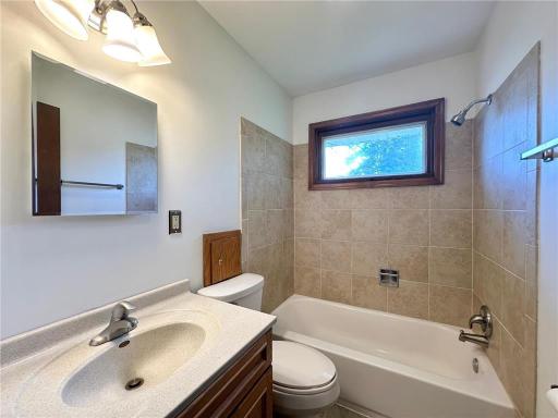 Full bath upper level