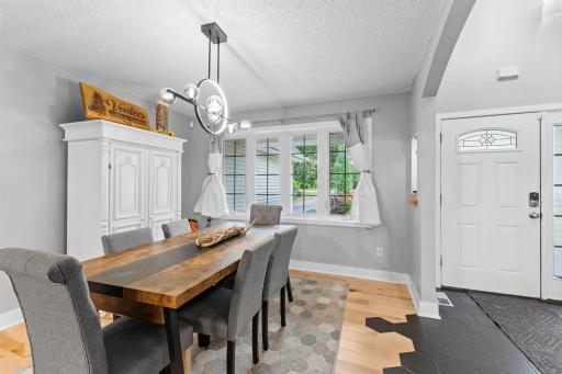 38-web-or-mls-30-print-8177 Acacia Ave NE-259.jpg