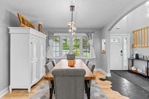 42-web-or-mls-32-print-8177 Acacia Ave NE-269.jpg
