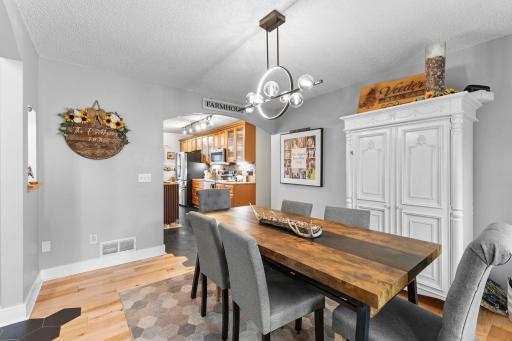 34-web-or-mls-28-print-8177 Acacia Ave NE-249.jpg