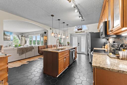 48-web-or-mls-35-print-8177 Acacia Ave NE-284.jpg
