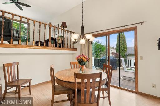 720 Sierra Trail, Chanhassen, MN 55317