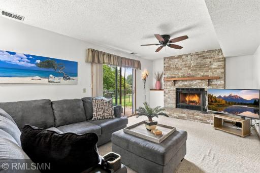 720 Sierra Trail, Chanhassen, MN 55317