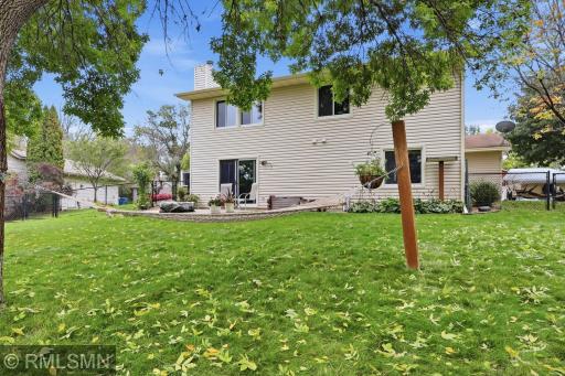 720 Sierra Trail, Chanhassen, MN 55317