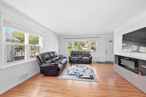 986 Blair Avenue, Saint Paul, MN 55104