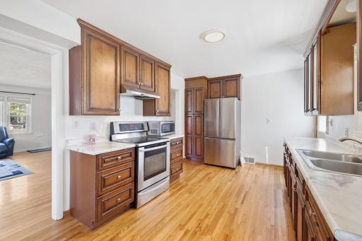 986 Blair Avenue, Saint Paul, MN 55104