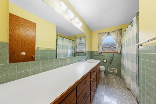 1530 Truman Avenue, Owatonna, MN 55060