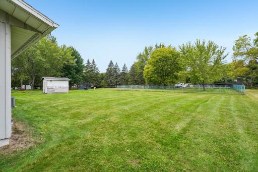 39-web-or-mls-Bongey Dr-S2509-039.jpg