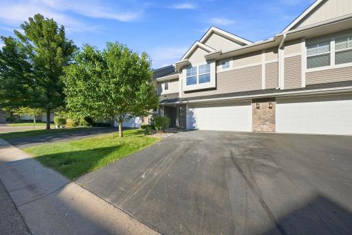 3278 Lakewood Trail, Woodbury, MN 55129