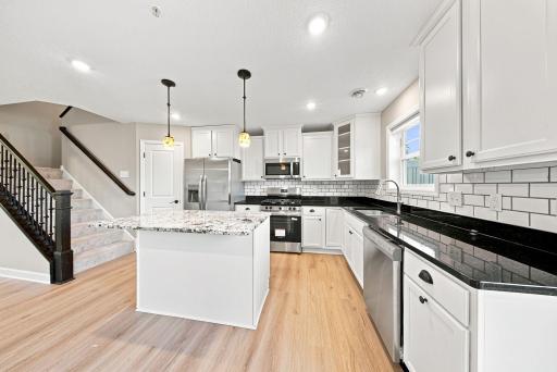 3278 Lakewood Trail, Woodbury, MN 55129