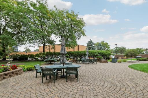7600 Golden Valley Road, 805, Golden Valley, MN 55427