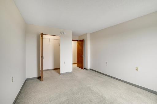 7600 Golden Valley Road, 805, Golden Valley, MN 55427