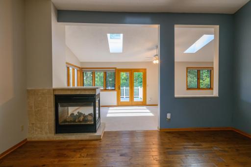 901 Southcross Drive E, Burnsville, MN 55306