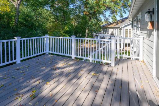 901 Southcross Drive E, Burnsville, MN 55306