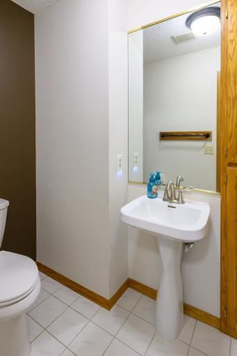 901 Southcross Drive E, Burnsville, MN 55306