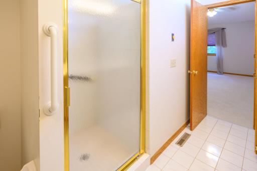 901 Southcross Drive E, Burnsville, MN 55306