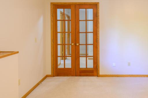 901 Southcross Drive E, Burnsville, MN 55306