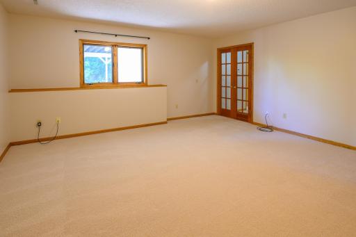 901 Southcross Drive E, Burnsville, MN 55306