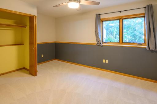 901 Southcross Drive E, Burnsville, MN 55306