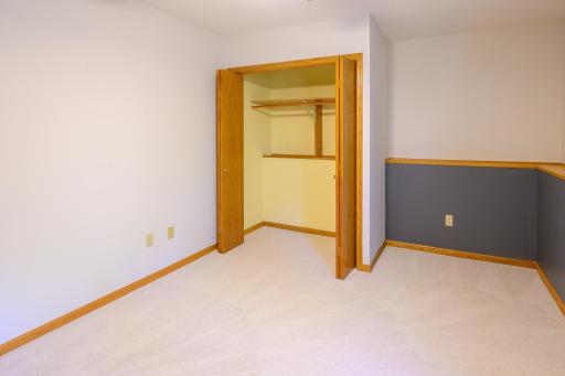 901 Southcross Drive E, Burnsville, MN 55306