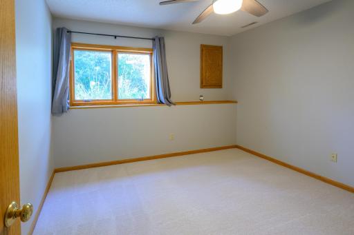901 Southcross Drive E, Burnsville, MN 55306
