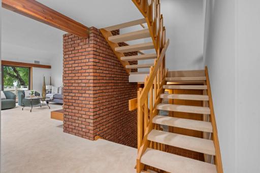 215 Eastbank Court N, Hudson, WI 54016