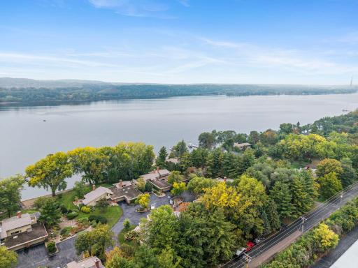 215 Eastbank Court N, Hudson, WI 54016