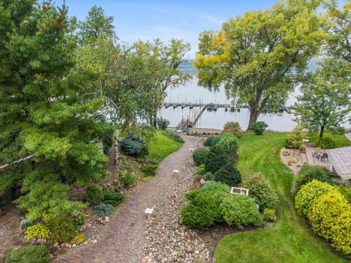215 Eastbank Court N, Hudson, WI 54016