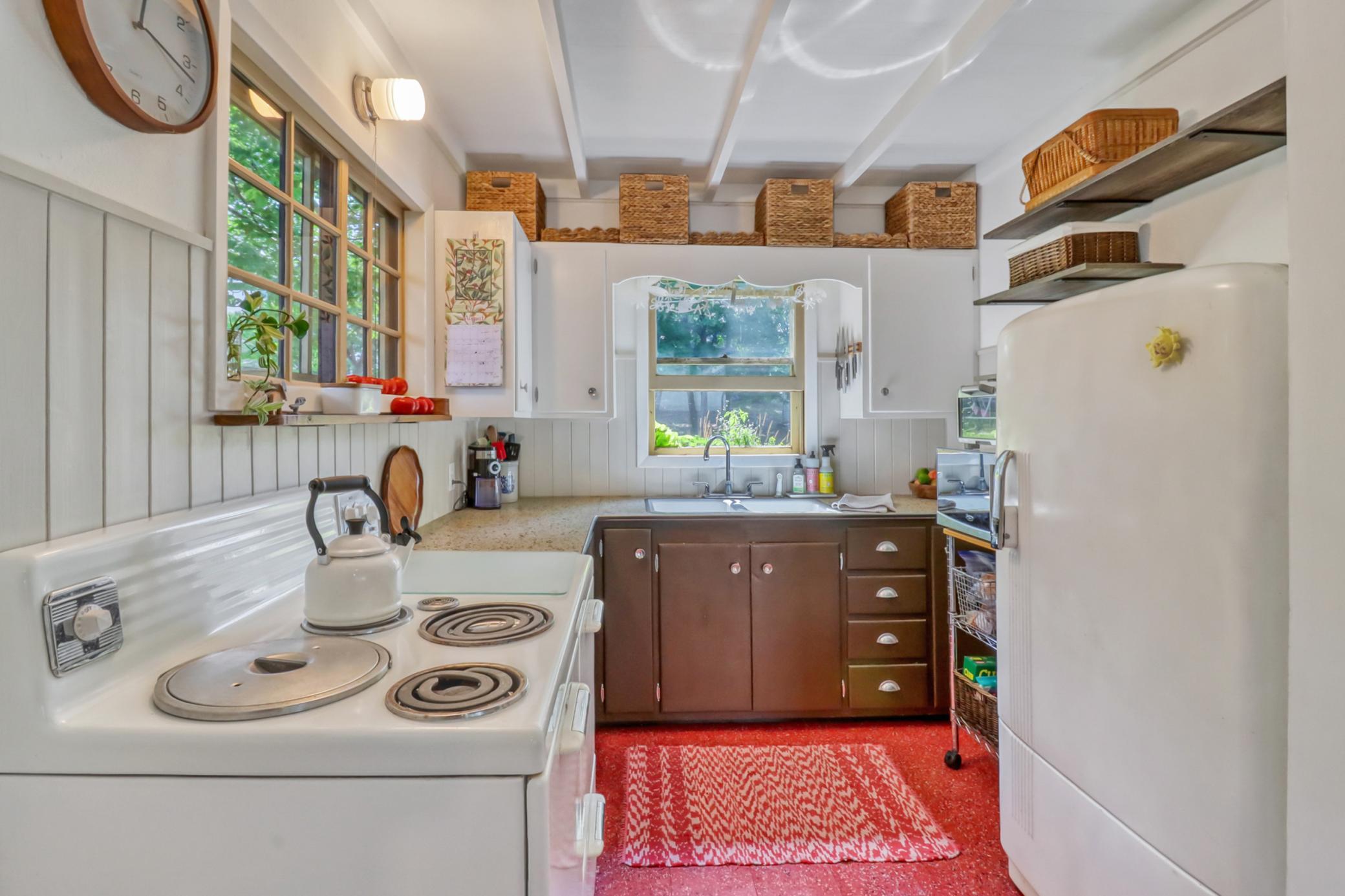 Kitchen1_2.jpg