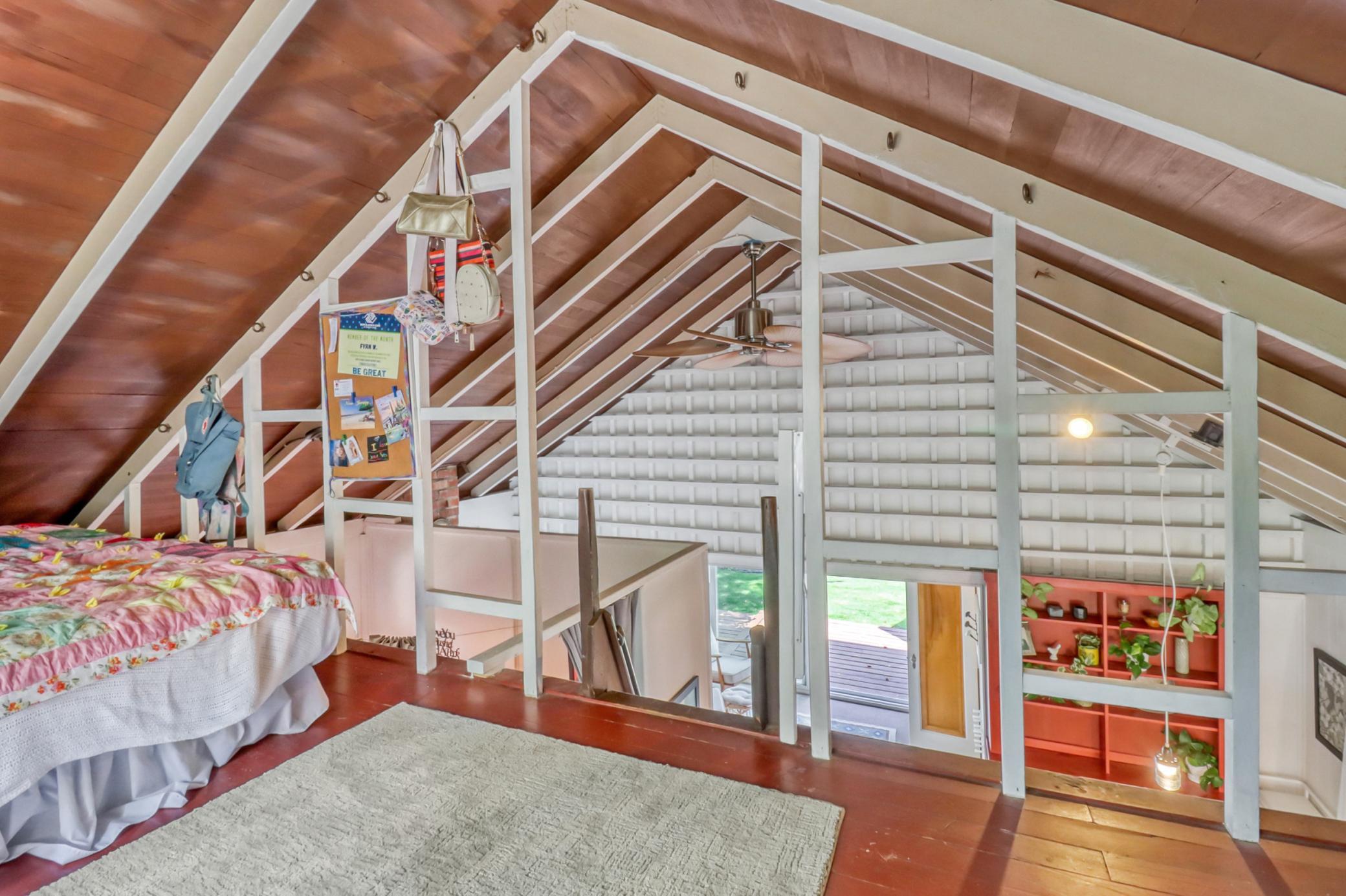 Loft1_2.jpg