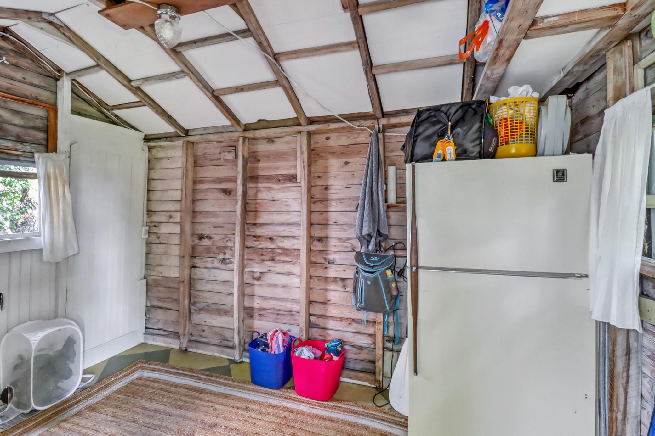 Shed_interior1_1.jpg