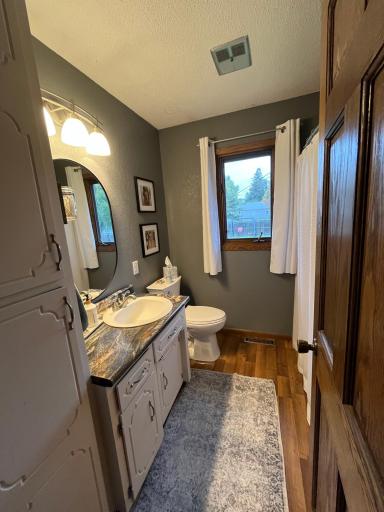 Main Floor Full Bath