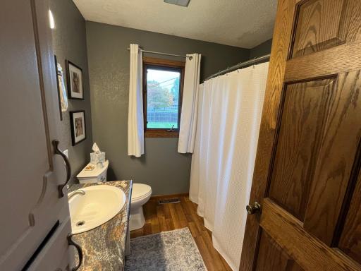 Main Floor Full Bath
