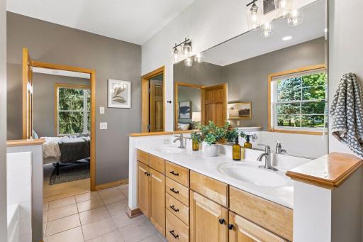 10571 Mississippi Circle N, Brooklyn Park, MN 55443