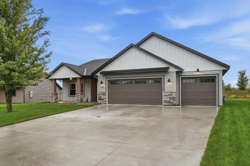 3267 Old Stone Way NE, Sauk Rapids, MN 56379