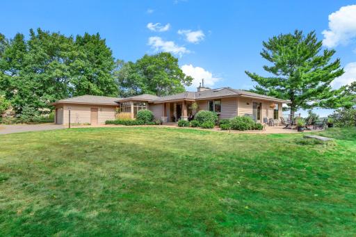 4-web-or-mls-1963-Quant-Ave-N-04.jpg